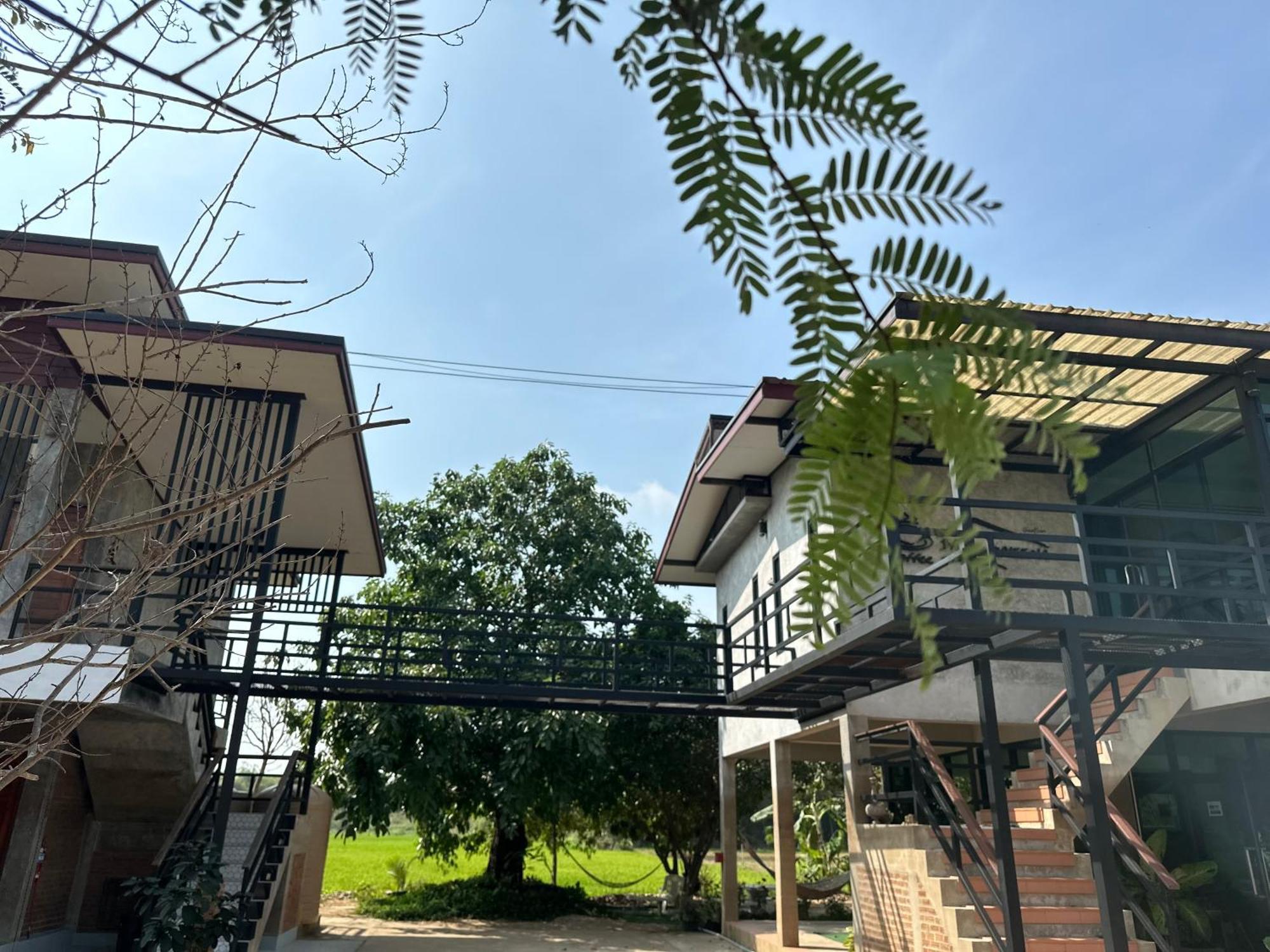 Ban Suweena Uthai Thani Luaran gambar